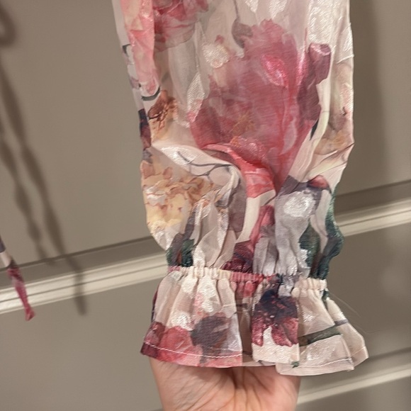 A. Peach Crop Top floral, sheer, long sleeve, smocked, adjustable size M - Picture 8 of 9